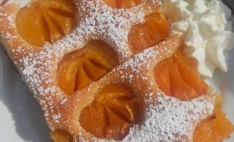 Пирог с абрикосами в духовке