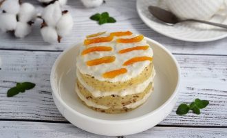 Бенто-торт с бананом и грецкими орехами