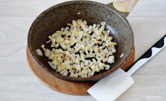 Лук жаренный на сковороде