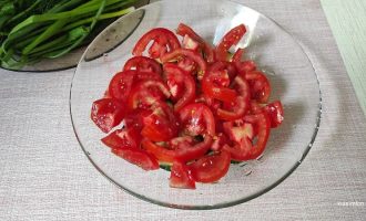 Помидоры нарезанные