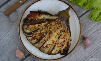 Фаршированный баклажан с сыром