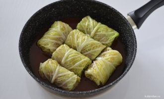 Голубцы на сковородке в томате