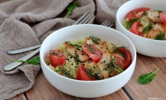 Индейка с кускусом и авокадо