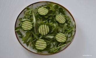 Рукола с огурцом