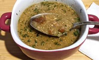 Суп из лесных грибов с орехами