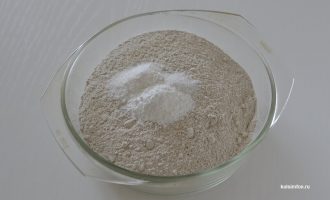 Мука с солью и сахаром