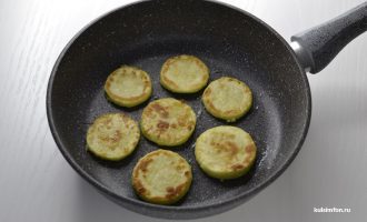 Кабачки жаренные на сковородке