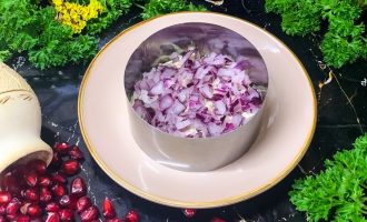 Фиолетовый лук в форме