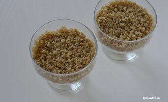 Отварное киноа в креманке