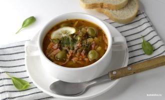 Сборная солянка с оливками