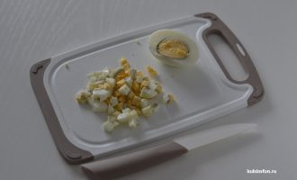Яйца нарезанные