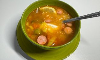 Солянка с копченой курицей