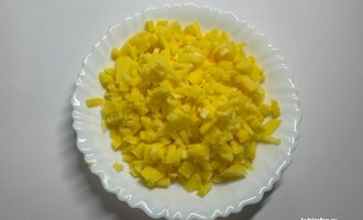 Нарезанный картофель для солянки