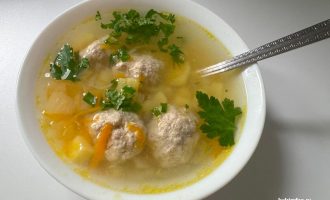 Суп с фрикадельками из готового фарша