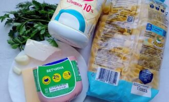 Ингредиенты для макарон с ветчиной и сыром