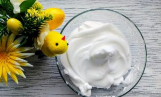 Взбитые белки до устойчивых пиков